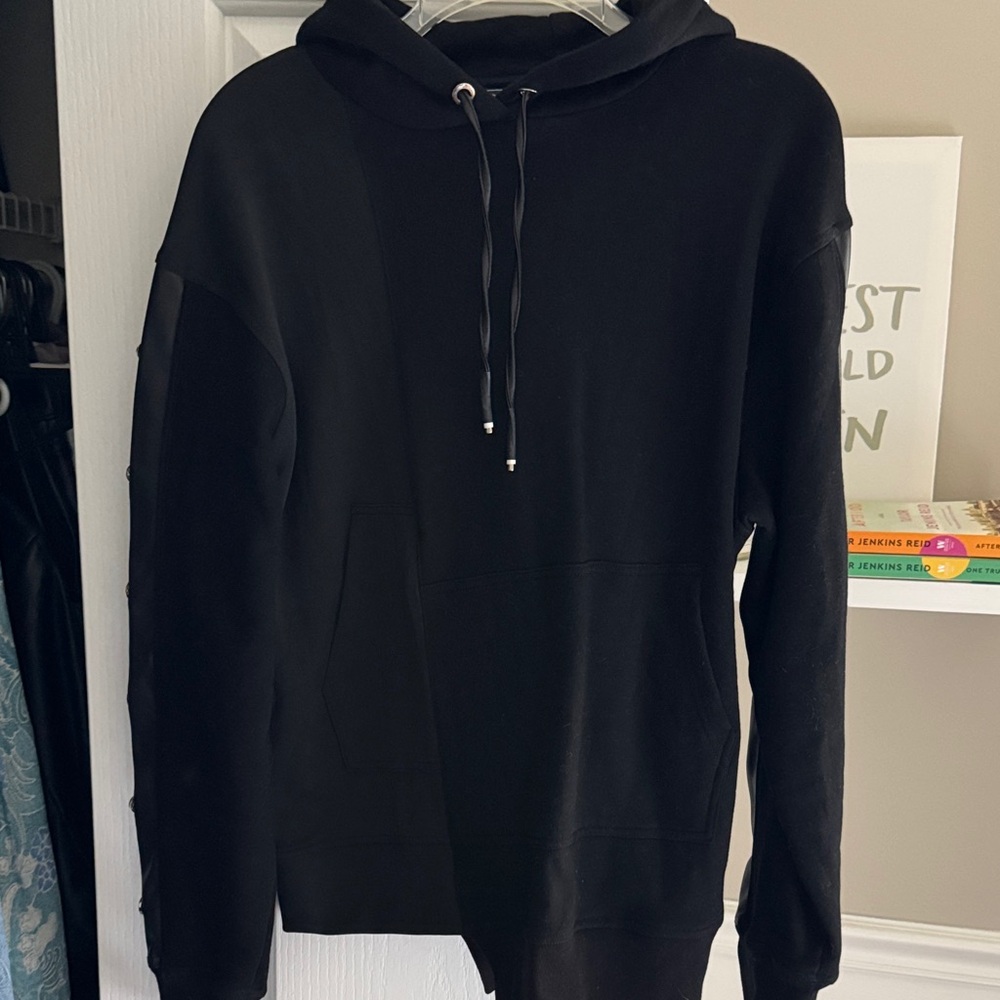 Maniere De Voir Black Hoodie